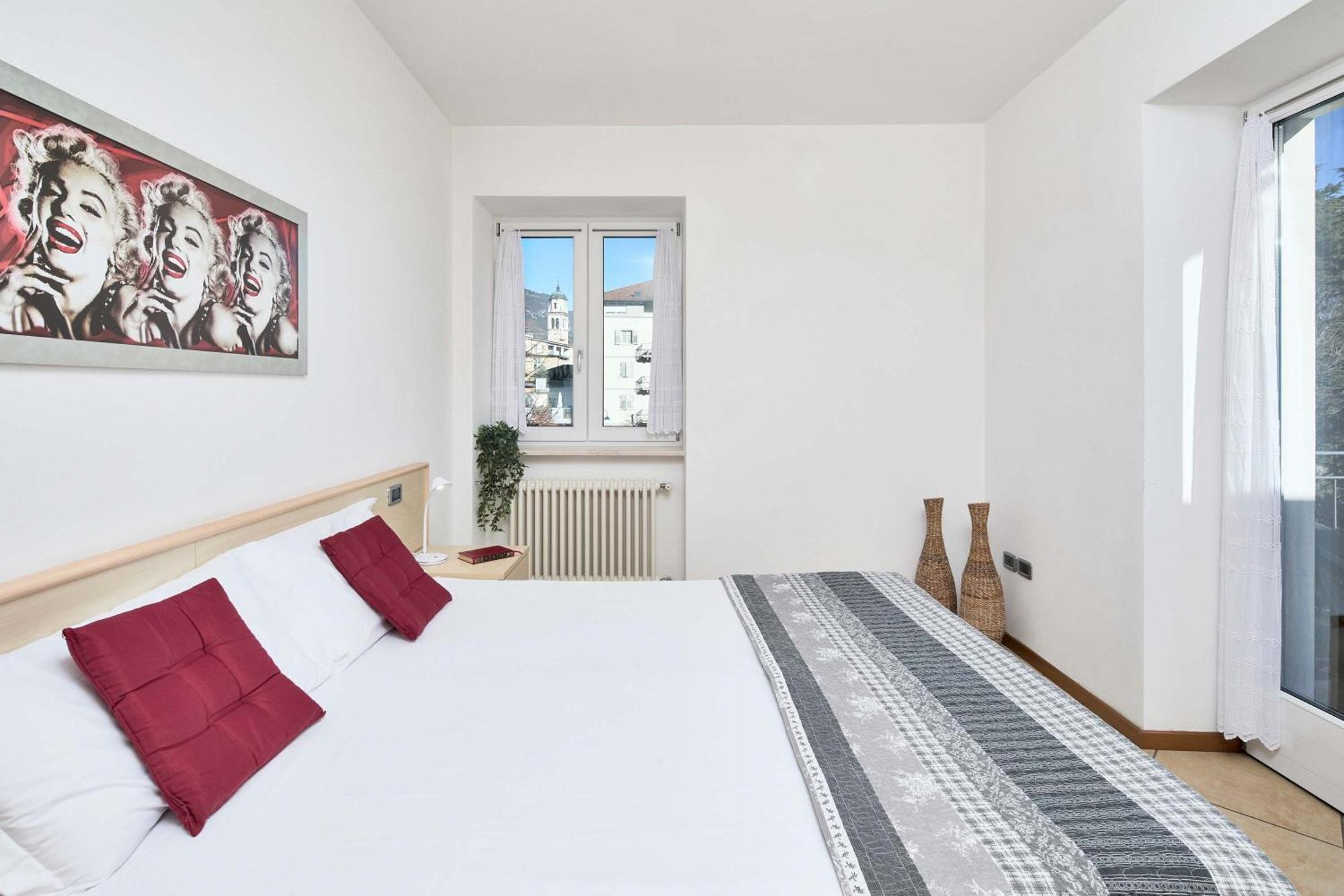 Appartamento Grosses 1 Mit Balkon Bv6
